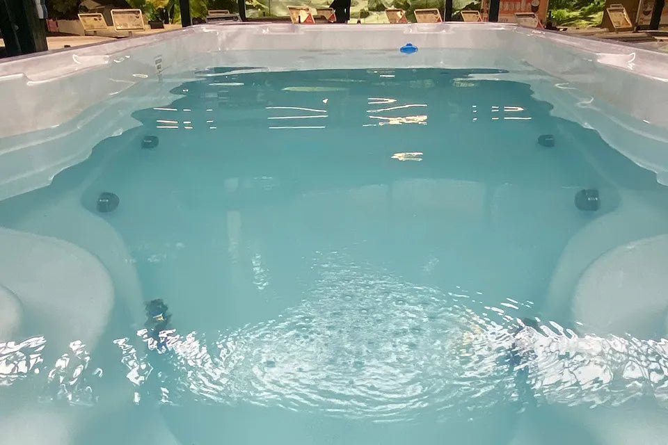 Aquatic 2 Swimspa | Sterling White mit DUNKELGRAU