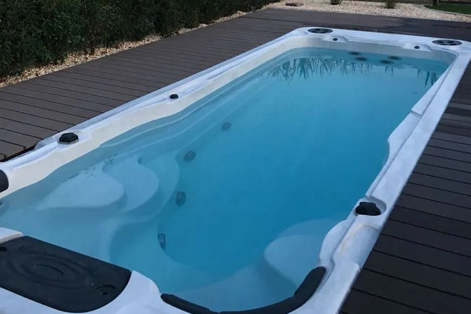 Aquatic 2 Swimspa | Sterling White mit DUNKELGRAU