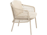 Puccini tuinstoel van 4 Seasons Outdoor van opzij en voren, met licht open vlechtwerk en beige kussens.