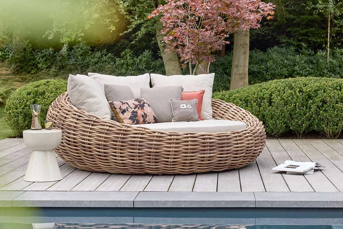 Apple Bee | Cocoon Daybed | Mocca-Bouclé Cream