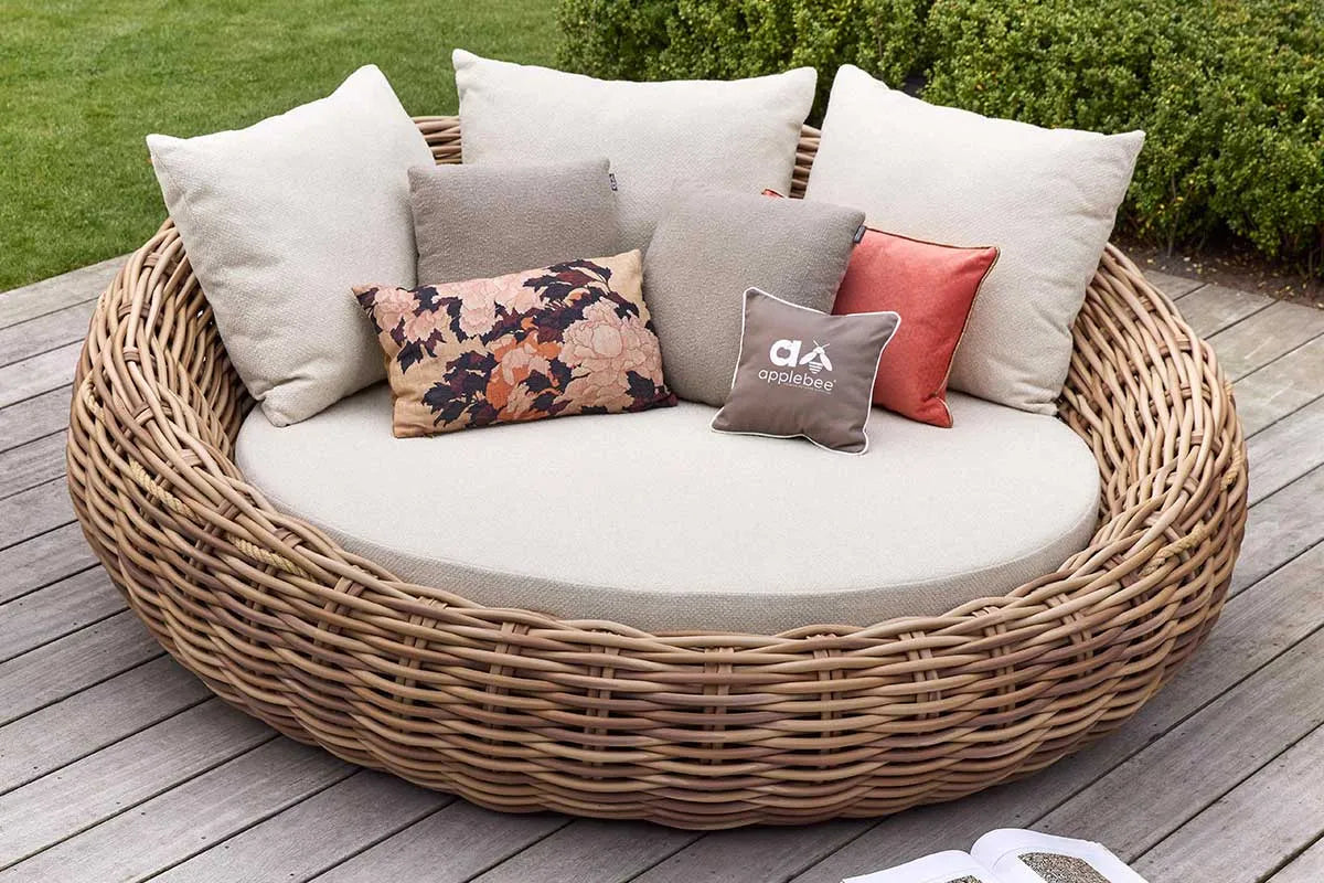 Apple Bee | Cocoon Daybed | Mocca-Bouclé Cream