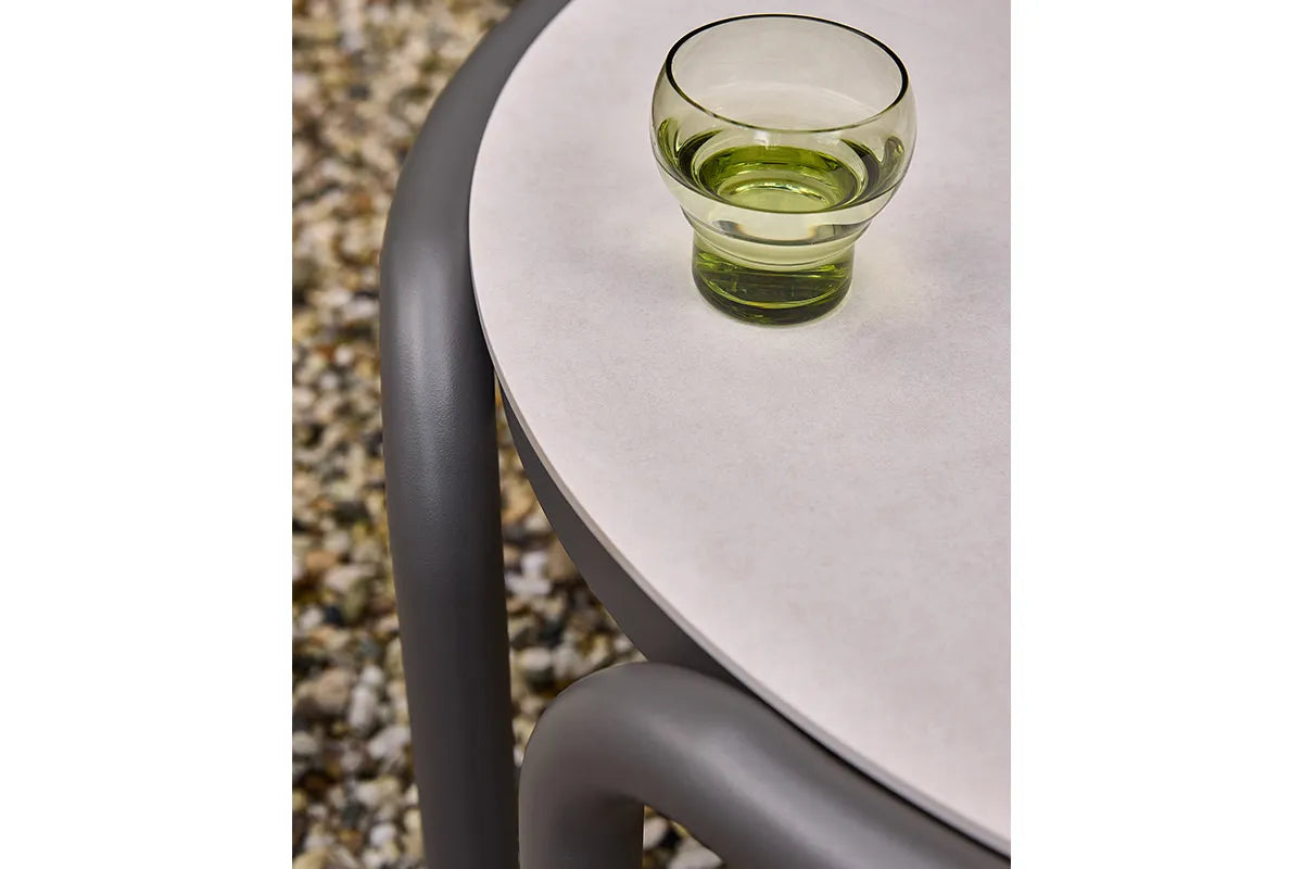 Apple Bee | Lugano Couchtisch Ø79,5 cm | Sintered Stone Travertinweiß
