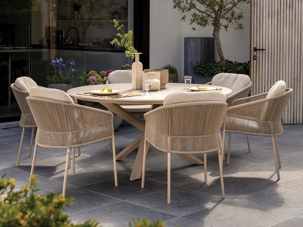 Taste by 4 Seasons | Florence Gartenset | Latte