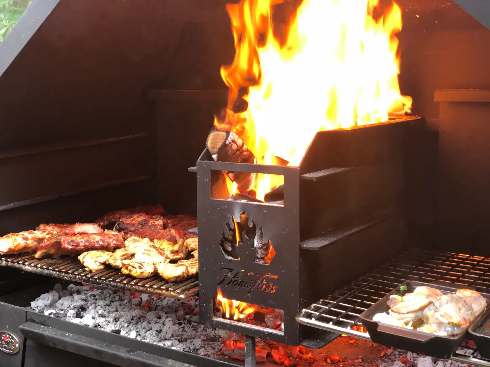 Holzkohlegrill